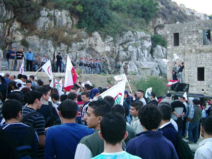 Demonstration against Syrians